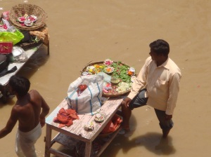 Candle/Flower sellers prepare for ganga aarti
